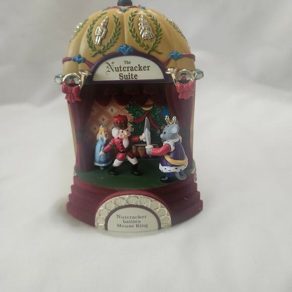 Nutcracker Battles Mouse King Musical Ornament AGC 2001 Carlton Cards HB - Picture 1 of 9